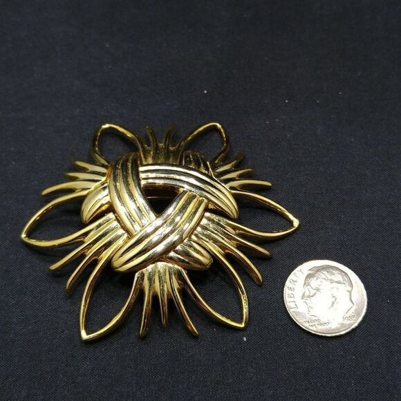 Kenneth Lane Modernist Convex Openwork Woven Brooch, Runway, Gold Plated, 2 1/2" - Picture 6 of 10